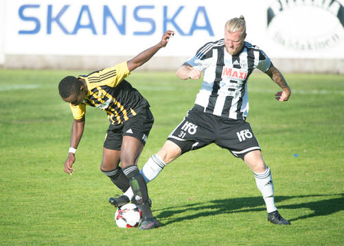IFK Hässleholms Carl Mujaguzi och Bromöllas Robin