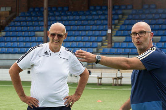 Sven Persson och Urban Ivarsson deltar i ett träningspass
