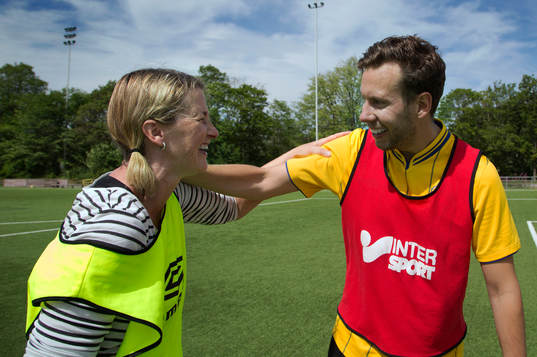 Ingela Norberg och Mattias Bergdahl deltar i ett