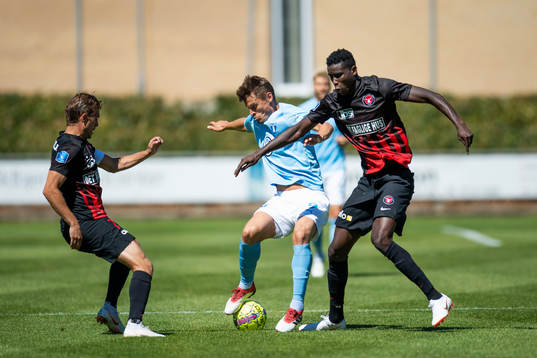 Malmö FFs Markus Rosenberg with the ball against
