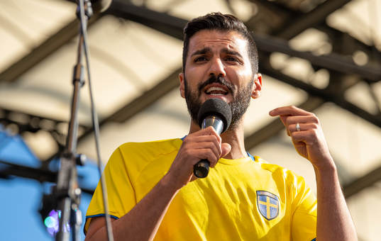 Behrad Rouzbeh med ett framförande
