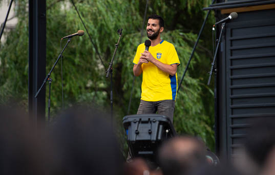Behrad Rouzbeh med ett framförande