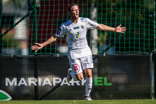 Ängelholms Oscar Zachrison jublar