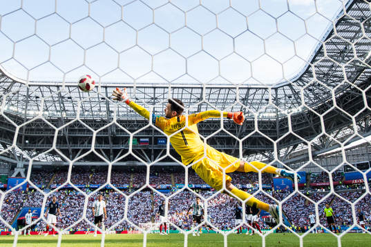 Bläddra bland fler bilder av Football, World Cup 2018, Day 17, Round of 16, France - Argentina