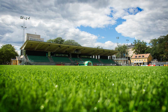 Vy över Hammarby IP innan fotbollsmatchen i Damallsvenskan