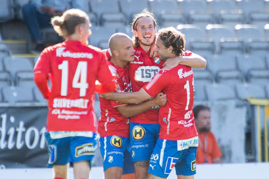 Östers David Johannesson jublar