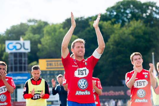 Östers Stefan Karlsson jublar