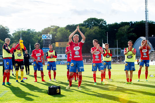 Östers Stefan Karlsson jublar