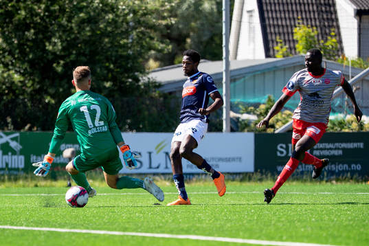 Usman Sale of Viking scores 0-3