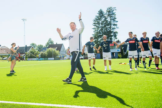 Bjarne Berntsen, head coach of Viking, celebrates