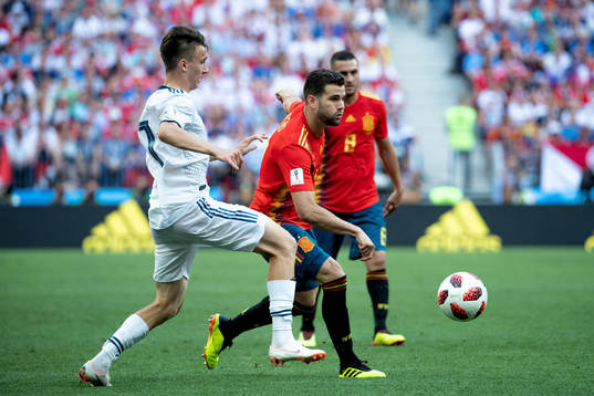 Daler Kuziaev of Russia and Nacho of Spain