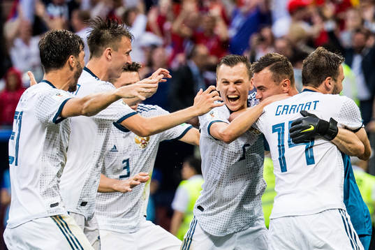 Players of Russia celebrates