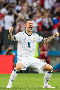Fedor Smolov of Russia celebrates