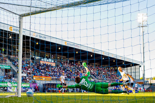 Jonathan Levi of Rosenborg (partly hidden) scores 1-0