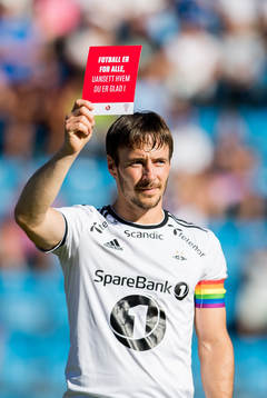 Mike Jensen of Rosenborg with a rainbow-colored captain's