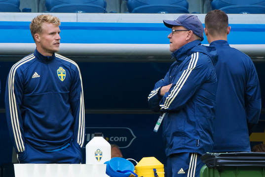 Oscar Hiljemark and head coach Janne Andersson of the