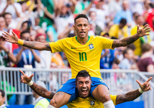 Bläddra bland fler bilder av Football, World Cup 2018, Day 19, Round of 16, Brazil - Mexico
