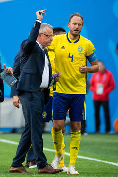 head coach Janne Andersson and Andreas Granqvist of Sweden