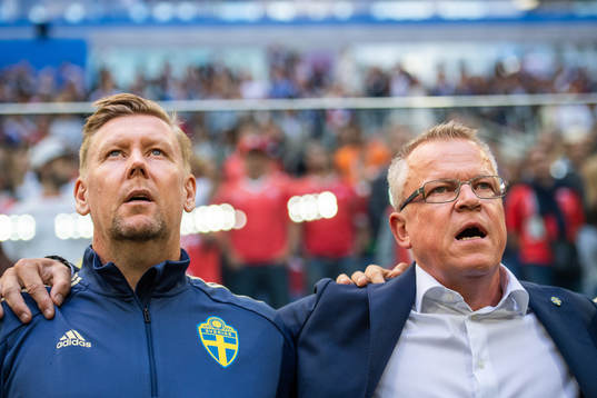 Assistant coach Peter Wettergren and head coach Janne