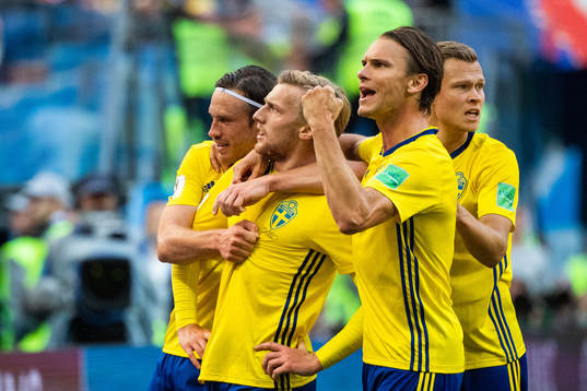 Emil Forsberg of Sweden celebrate