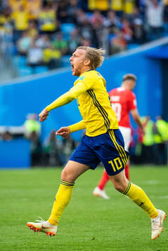 Emil Forsberg of Sweden celebrate