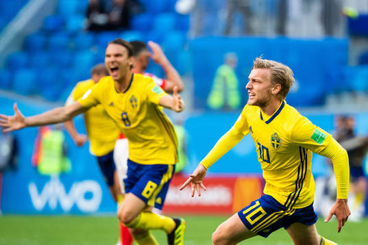 Emil Forsberg of Sweden celebrate