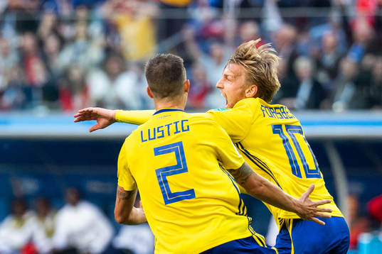 Emil Forsberg of Sweden celebrate