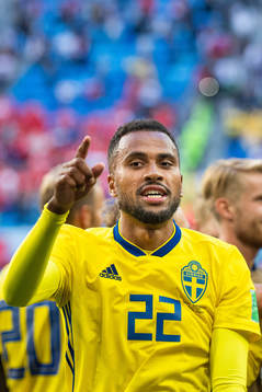 Isaac Kiese Thelin of Sweden celebrate