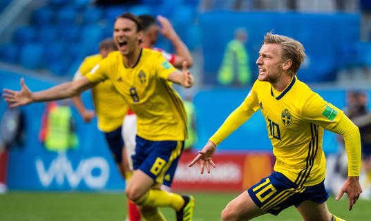 Bläddra bland fler bilder av Football, World Cup 2018, day 20, round of 16, Sweden - Switzerland