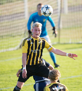 IFK Hässleholms Linus Svensson i matchen i division 2