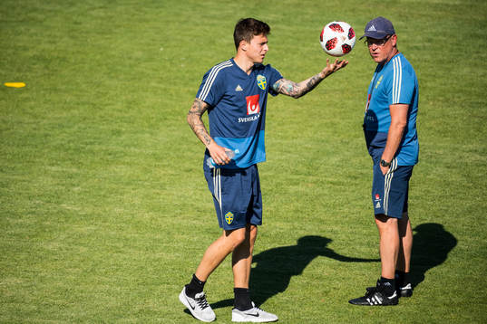Victor Nilsson Lindelöf and head coach Janne Andersson of