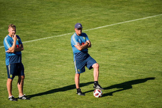 Assistant coach Peter Wettergren and head coach Janne