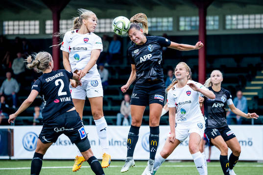 Rosengårds Lisa-Marie Utland och Glodis Perla Viggosdottir
