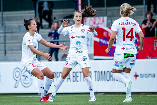 Rosengårds Iva Landeka jublar