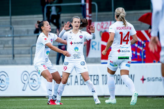 Rosengårds Iva Landeka jublar