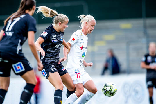 Rosengårds Caroline Seger mot Växjös Stina Lennartsson