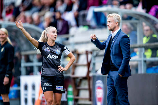 Växjös Jonna Ståhl och tränare Pierre Fondin