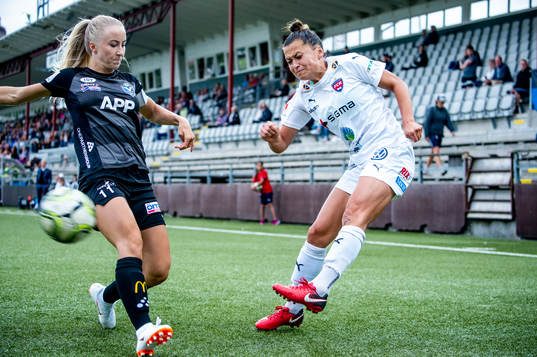 Växjös Jonna Ståhl mot Rosengårds Alexandra Lowe Riley