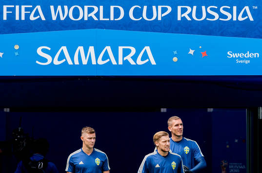 Emil Krafth, Emil Forsberg och goalkeeper Robin Olsen of