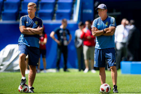 Assistant coach Peter Wettergren and head coach Janne