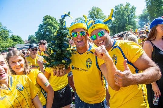 Bläddra bland fler bilder av  Fotboll, VM, Sverige - England, Storbildsvisning, Folkets Park