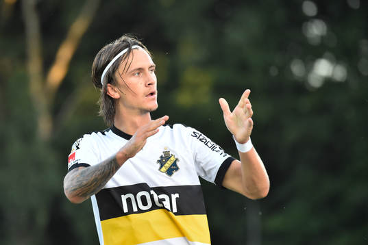 s Kristoffer Olsson jublar