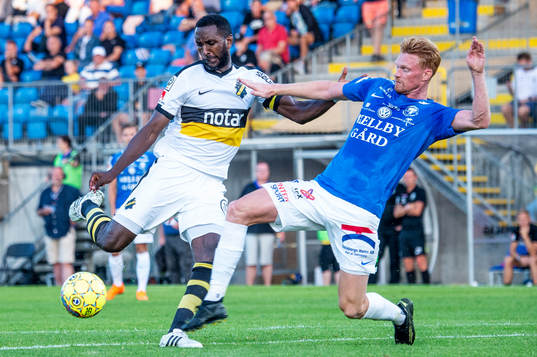 s Henok Goitom mot Trelleborgs Lasse Nielsen