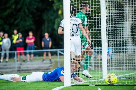 Trelleborgs Lasse Nielsen deppar med bollen i mål