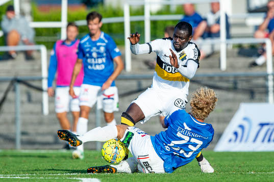 s Enoch Kofi Adu mot Trelleborgs Freddie Brorsson