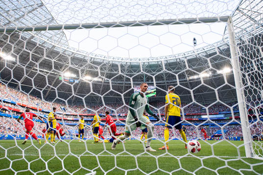 Goalkeeper Robin Olsen and Ola Toivonen looks dejected