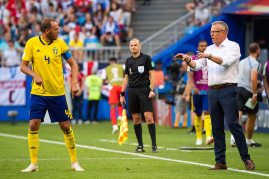 head coach Janne Andersson gives instructions to Andreas