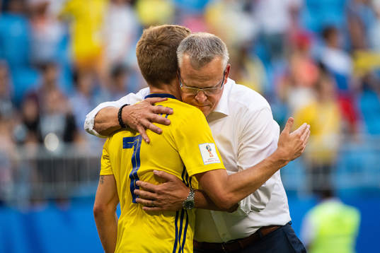Sebastian Larsson and head coach Janne Andersson of Sweden