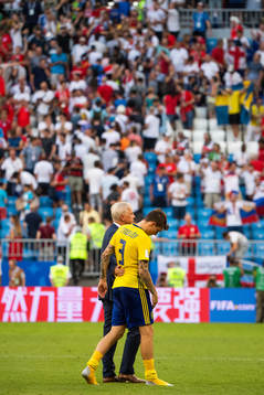 Team Manager Lars Richt hugs Victor Nilsson Lindelöf of