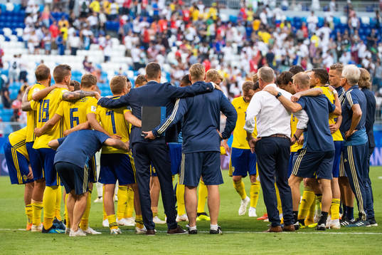 The Swedish team gathers